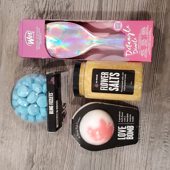 HOST PICK Da Bomb Set of 3 with Wet Brush